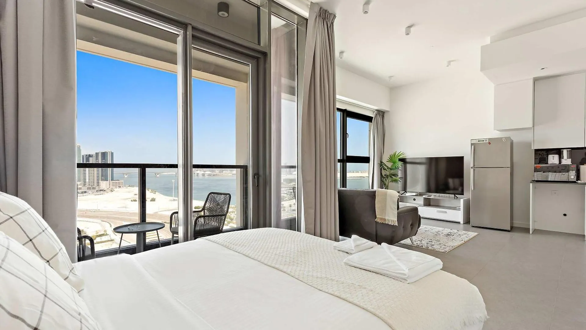 Apartamento Silkhaus Chic Studio With Private Beach In Pixel Tower Abu Dabi